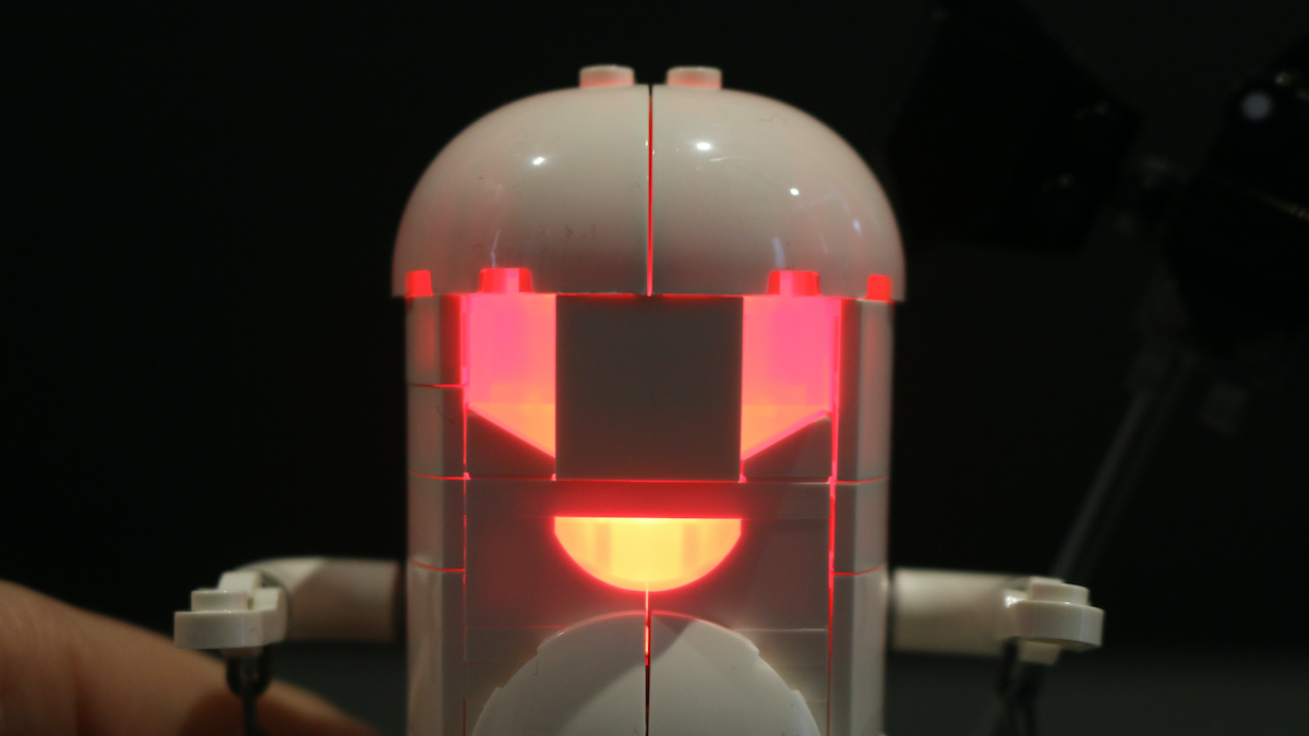 Last chance for LEGO gifts-with-purchase and retiring set sale