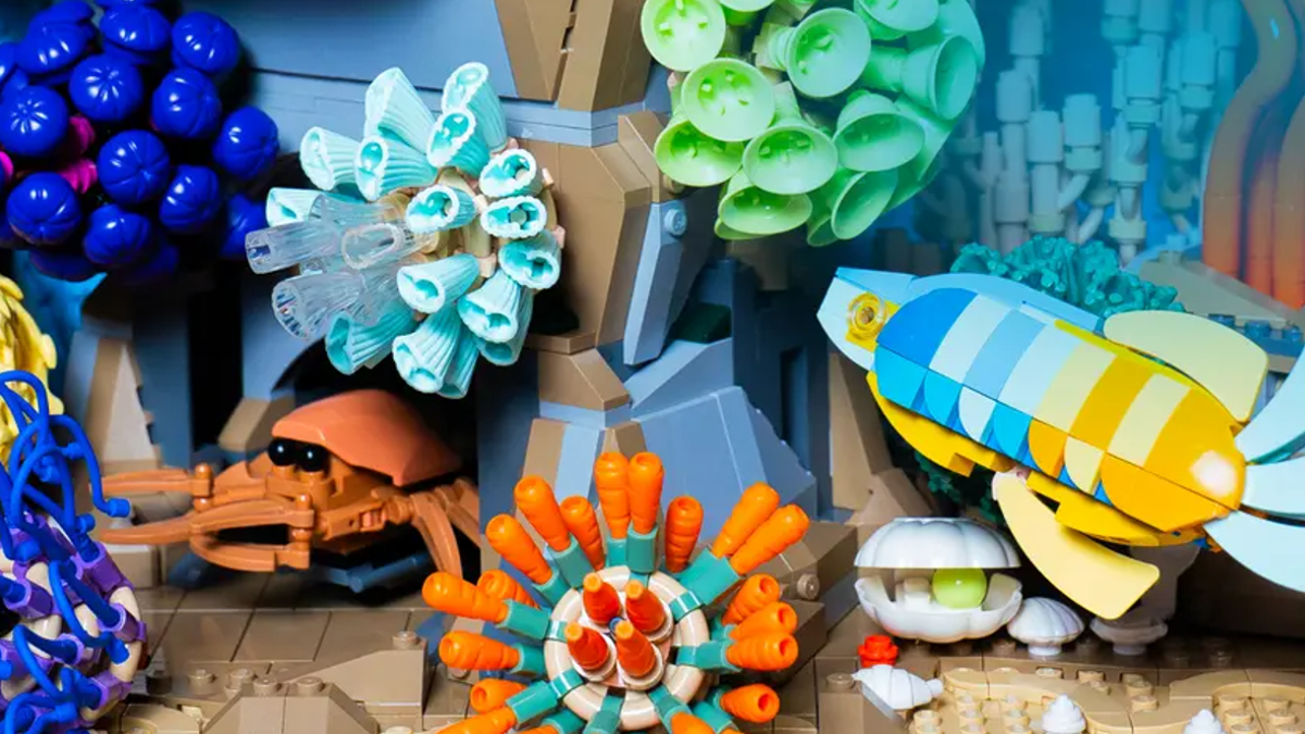The story of LEGO 10366 Tropical Aquarium’s versatile new piece