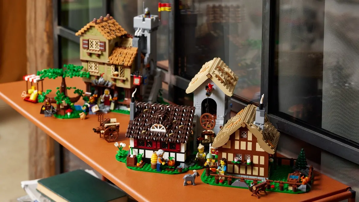 Retiring LEGO Icons 10332 Medieval Town Square sells out for good