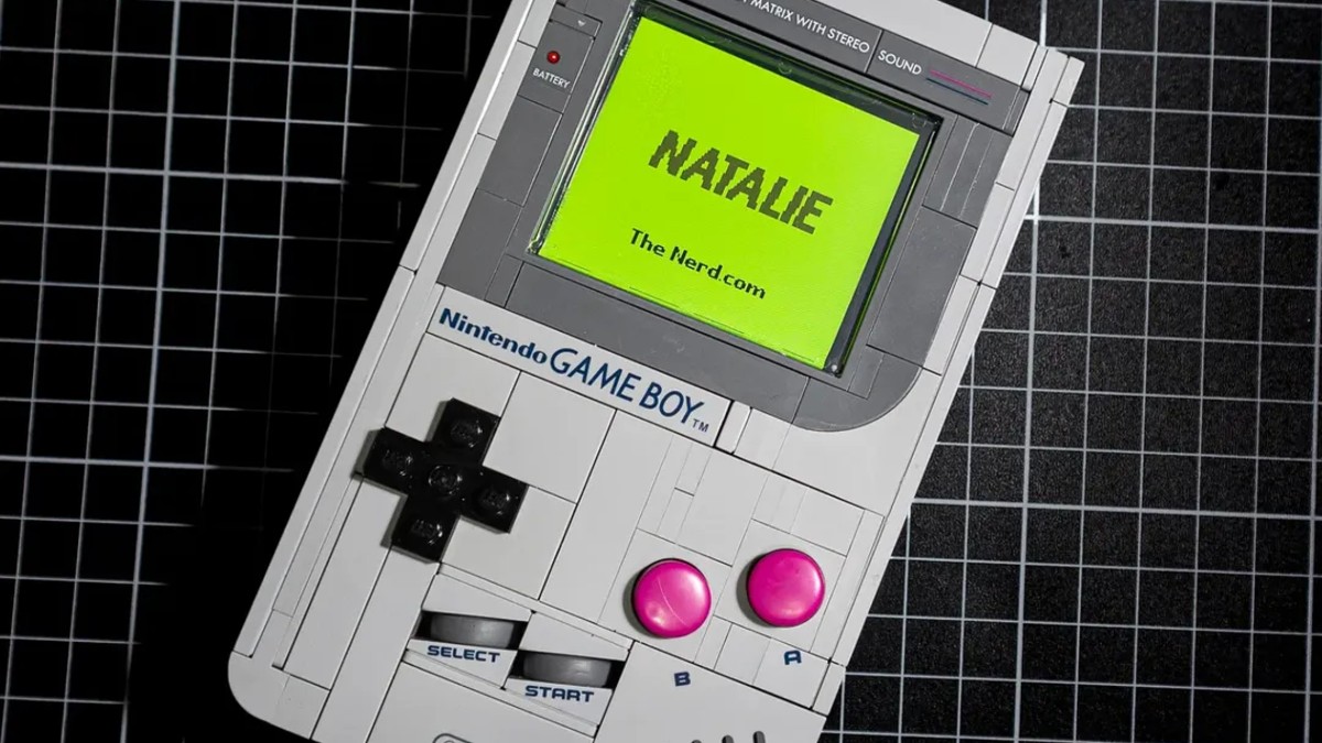 Game Boy modder turns LEGO version into working handheld