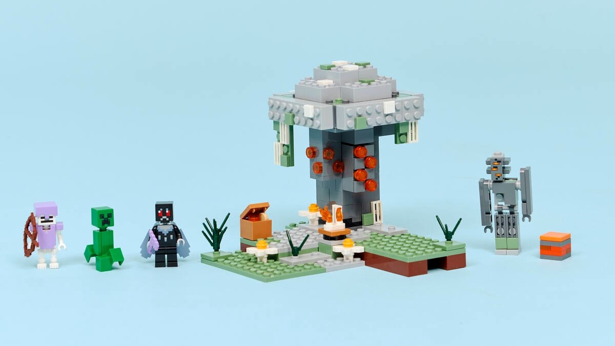 Five things we spotted in the LEGO Minecraft January 2026 sets
