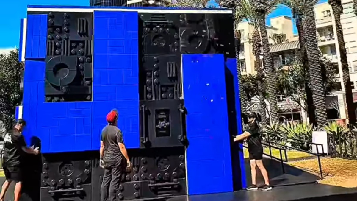 What was inside the LEGO Code Break vault?