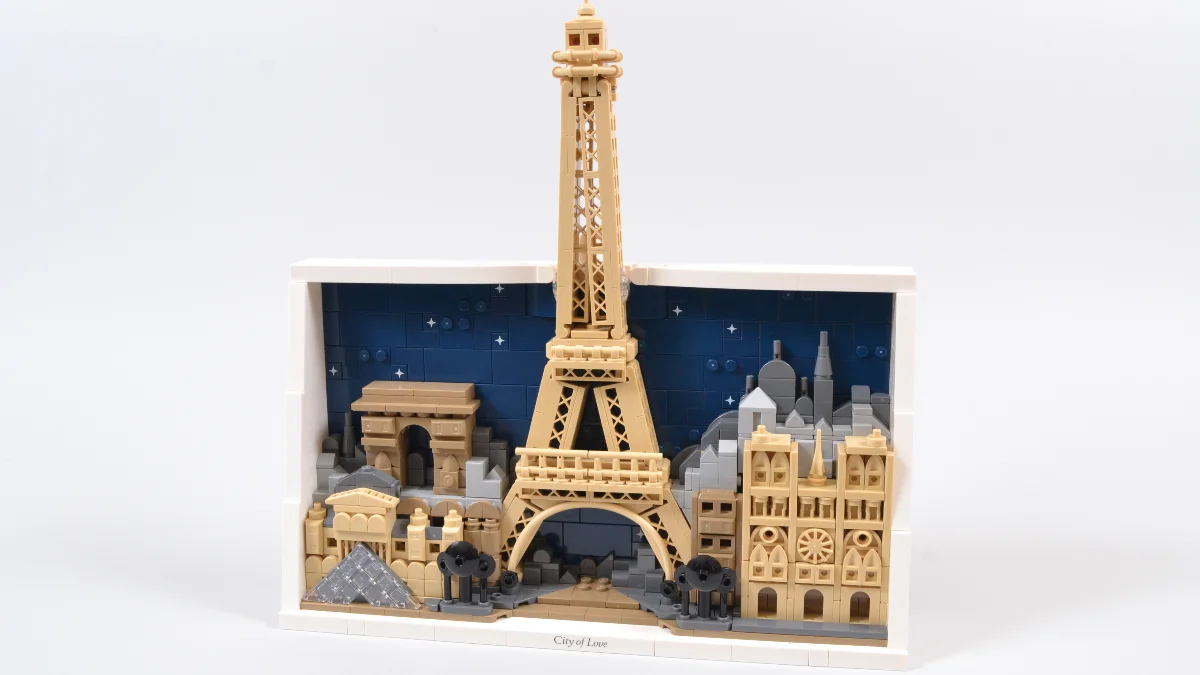 Review: LEGO Architecture Paris City of Love is an Art set in all but name