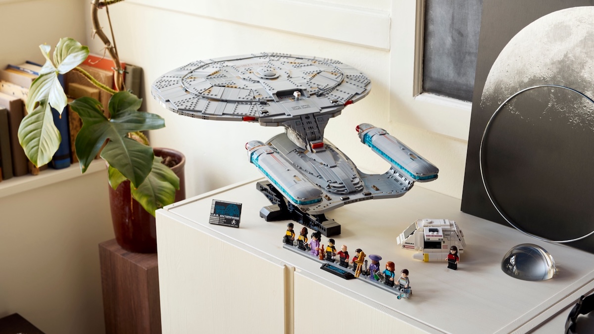 LEGO Star Trek 10356 USS Enterprise NCC-1701-D officially revealed