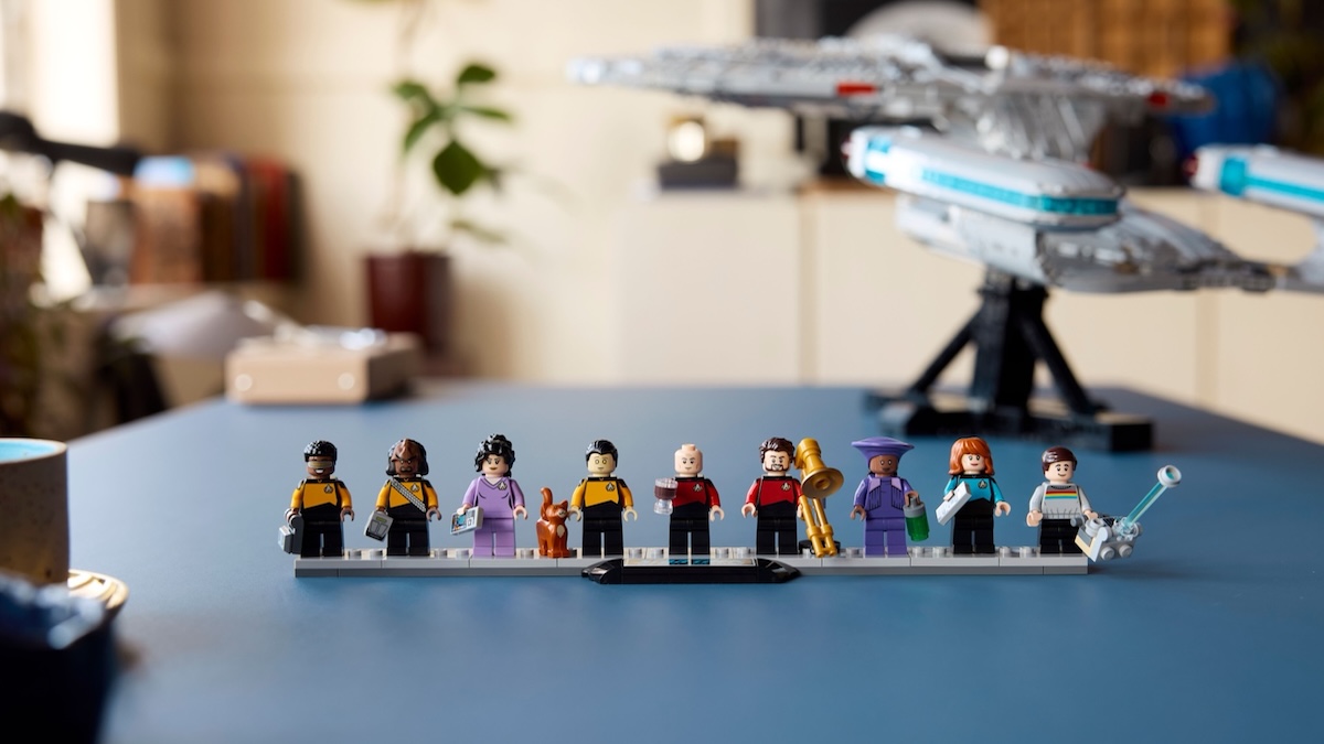 Who’s who in LEGO Star Trek USS Enterprise?