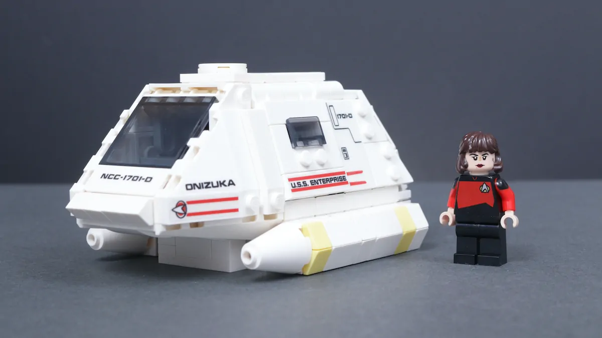 The best LEGO gift-with-purchase of the year?