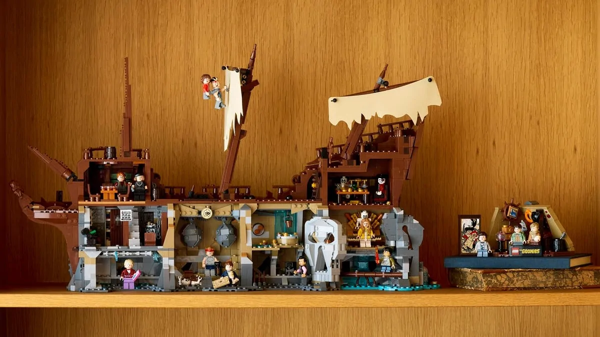 LEGO 21363 The Goonies now widely available with two GWPs