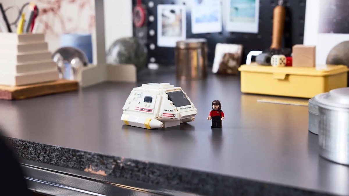 LEGO Star Trek 40768 Type-15 Shuttlepod GWP revealed