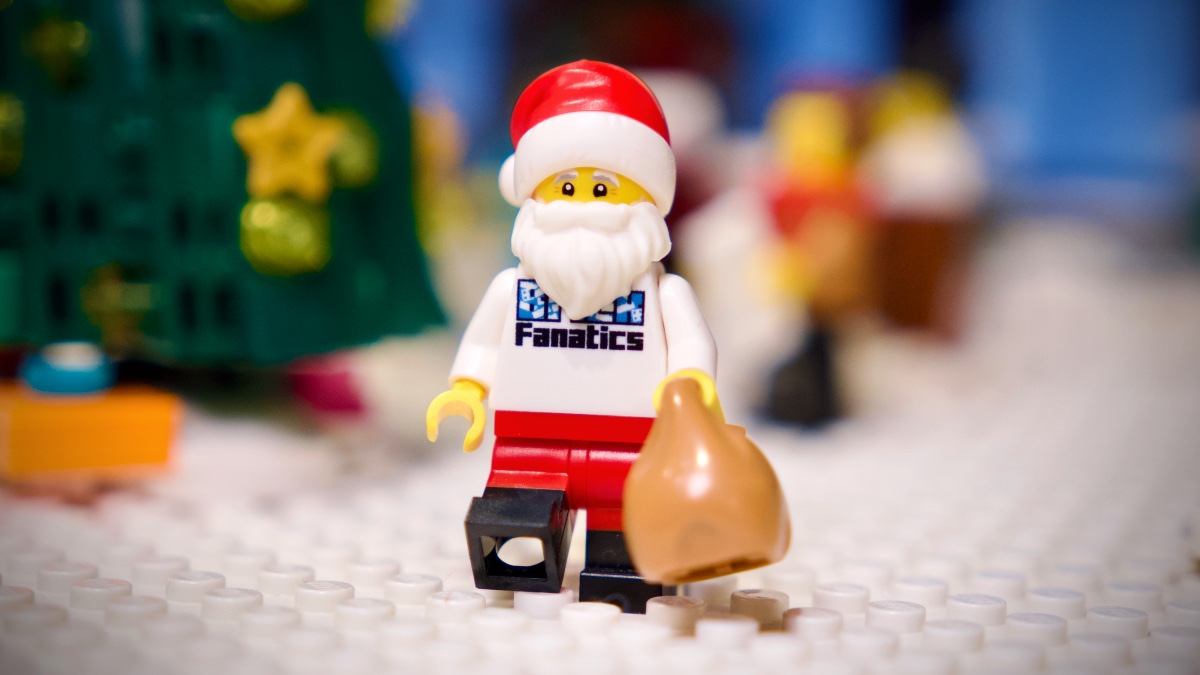 Merry Christmas and happy holidays from Brick Fanatics