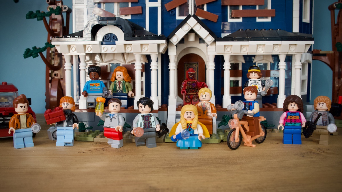 LEGO Stranger Things The Creel House’s minifigures are better than you think