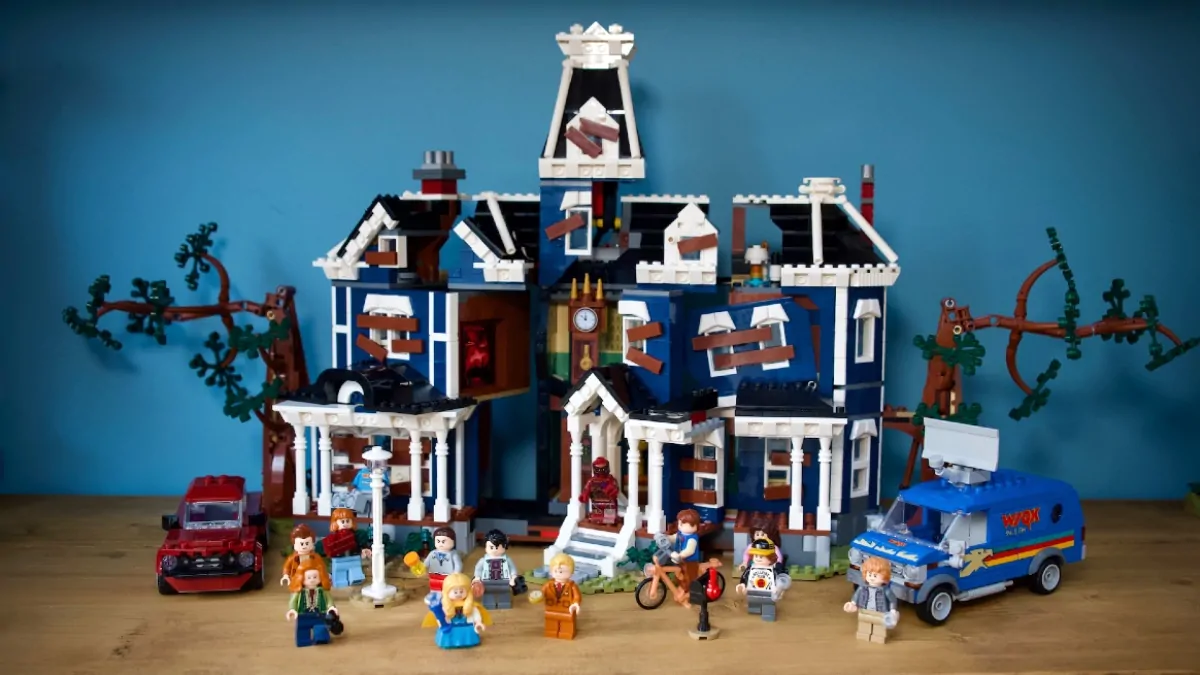 LEGO Icons 11370 Stranger Things: The Creel House review
