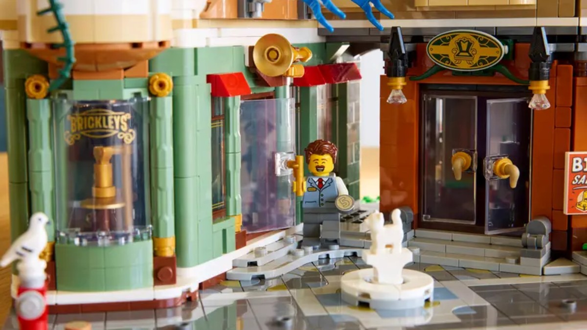 LEGO Icons Shopping Street opens the door to long-dormant bricks