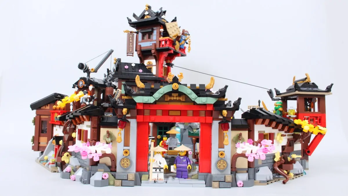 LEGO NINJAGO 71861 The Old Town could start a new collection