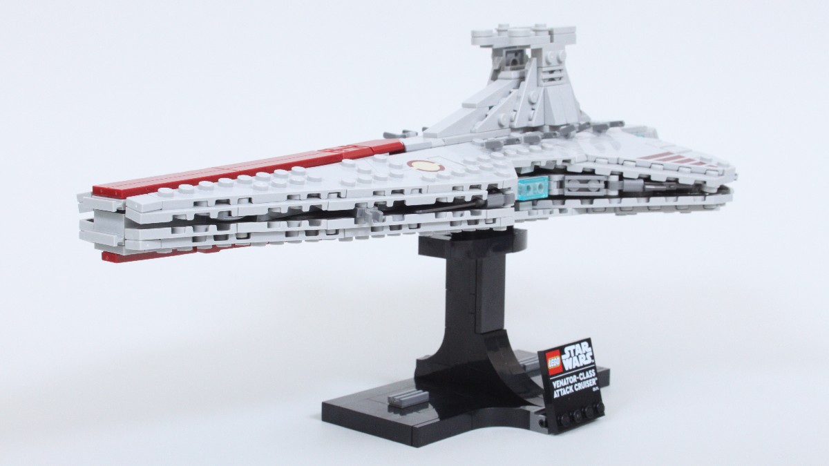 LEGO Star Wars 75441 Venator-Class Attack Cruiser is too detailed for its own good