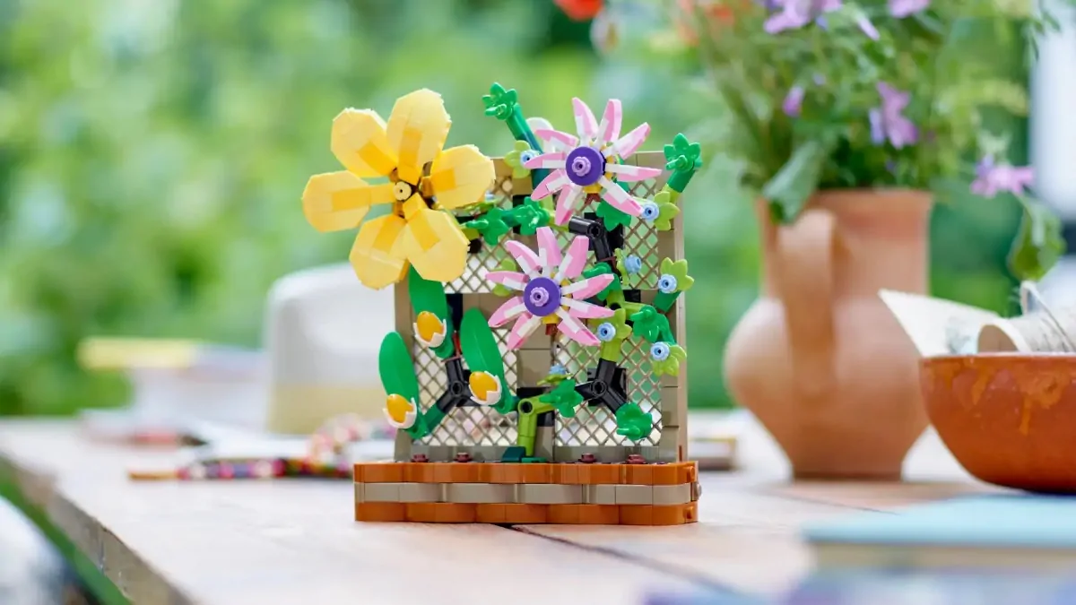 LEGO Botanicals’ new Flower Wall set isn’t a new idea