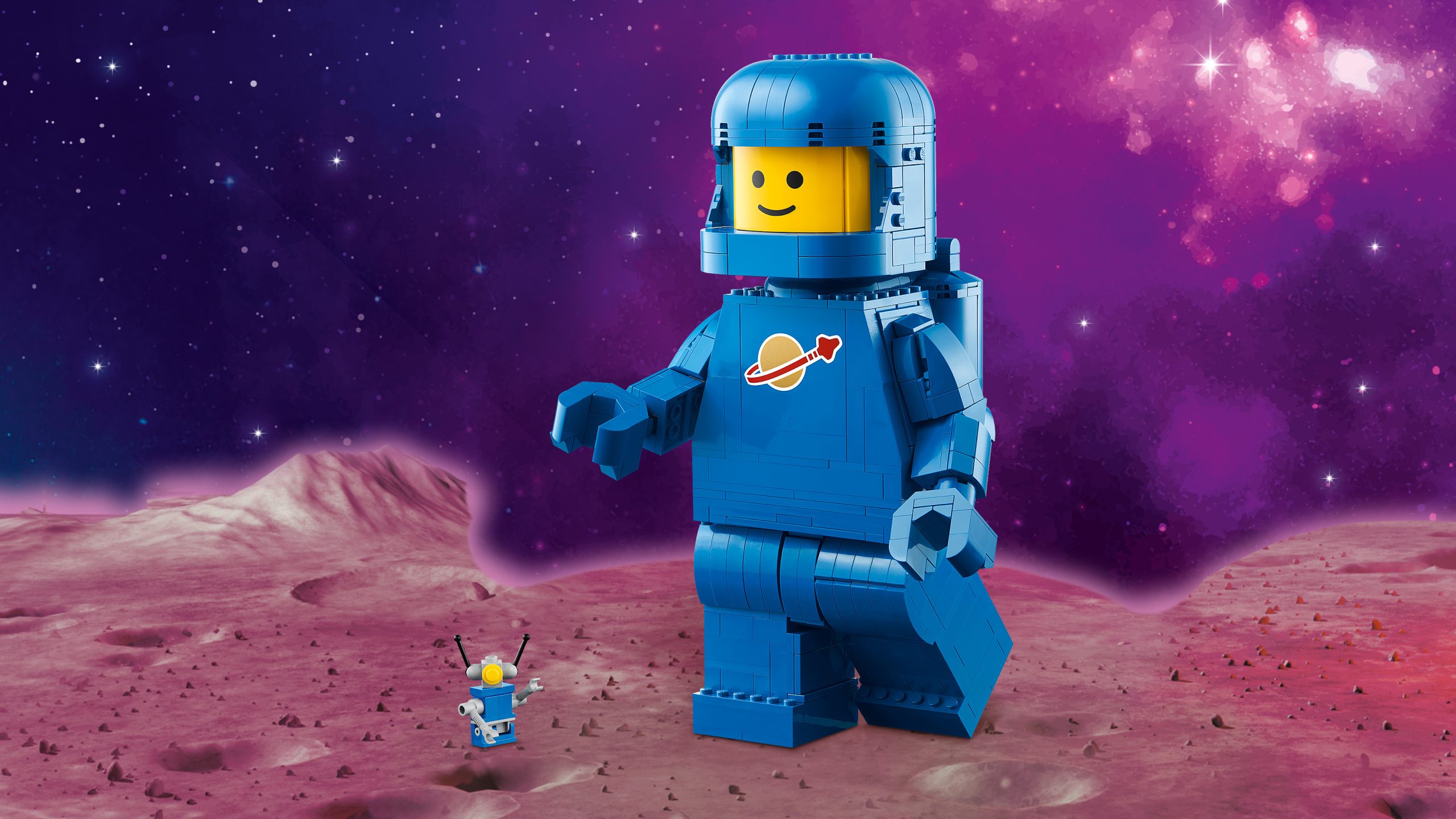 LEGO Up-Scaled Blue Astronaut doesn’t make it easier to find its minifigure counterpart