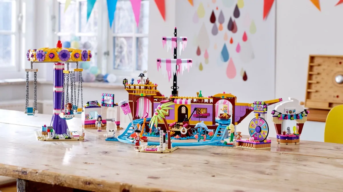 Theme park and more rumoured for LEGO Creator and Friends