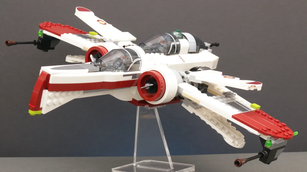 LEGO Star Wars Clone pilot minifigure swoops to magazine soon