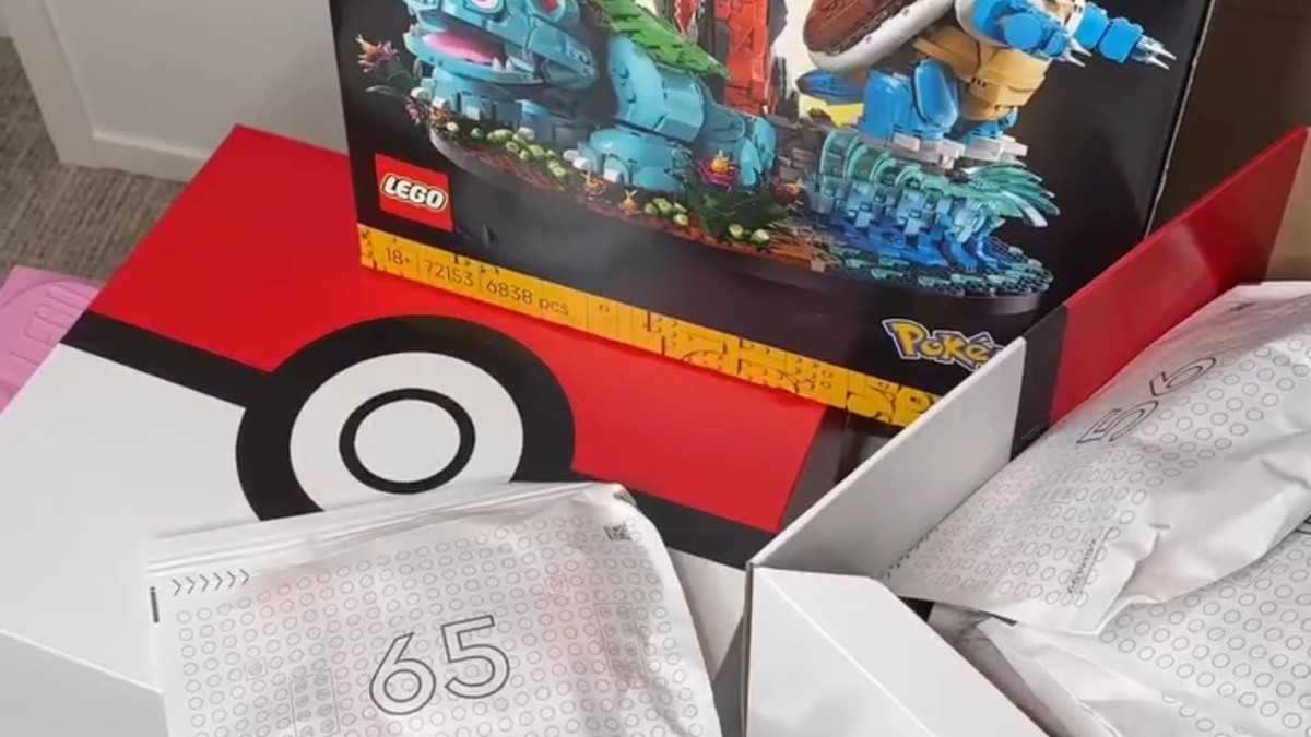 First look at inside of LEGO Pokémon’s biggest box