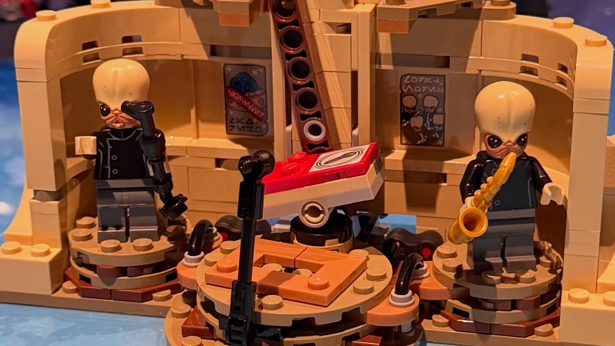 First look at LEGO Star Wars SMART Play Mos Eisley set