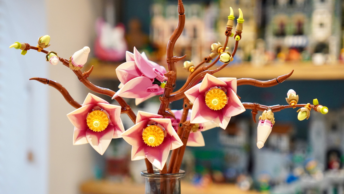 LEGO Magnolia Branches: plant perfection, or a flower too far?
