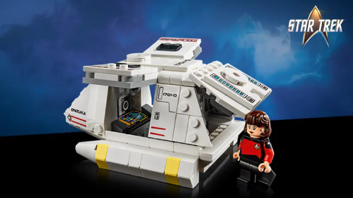 LEGO Star Trek Shuttlepods settle in for a longer stay down under