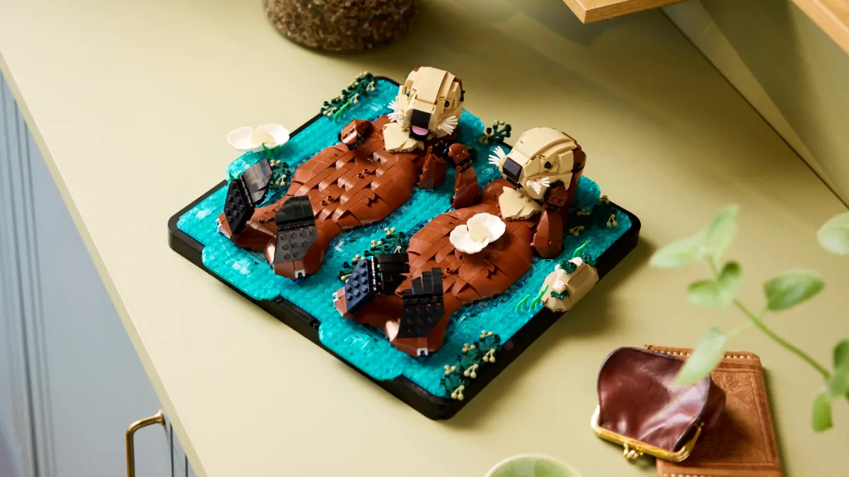 LEGO Ideas Otters embodies the animal’s cutest feature
