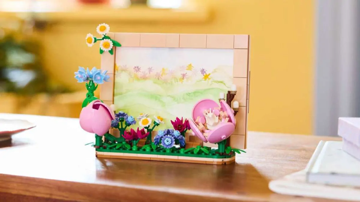 Double LEGO Botanicals GWPs and triple Insiders points available now