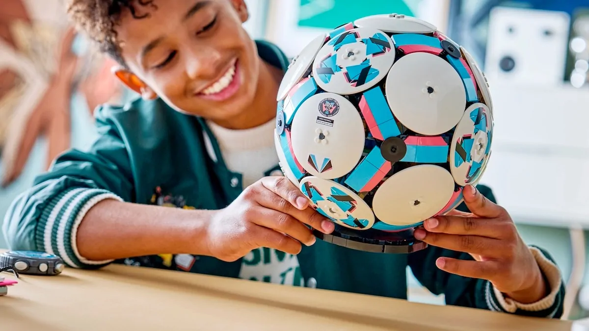 LEGO football recolour is more affordable than expected