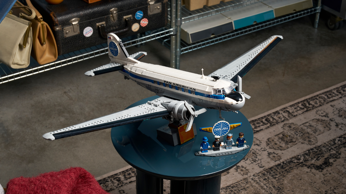 LEGO Icons 11378 Douglas DC-3 PAN AM Airliner officially revealed
