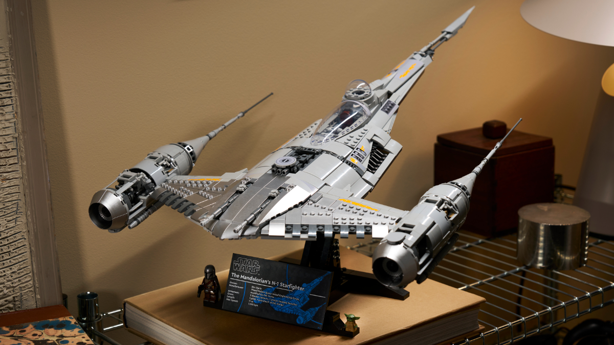 LEGO Star Wars N-1 Starfighter’s wings require help from an external ‘force’