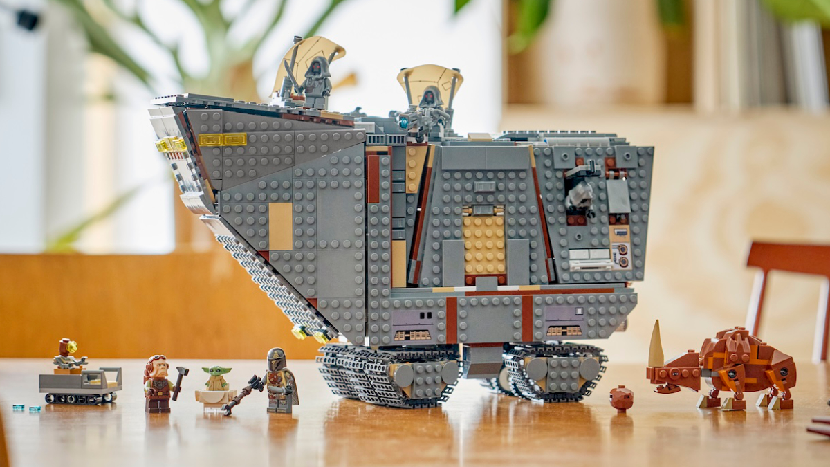 LEGO Star Wars 75453 Offworld Sandcrawler and Mudhorn revealed