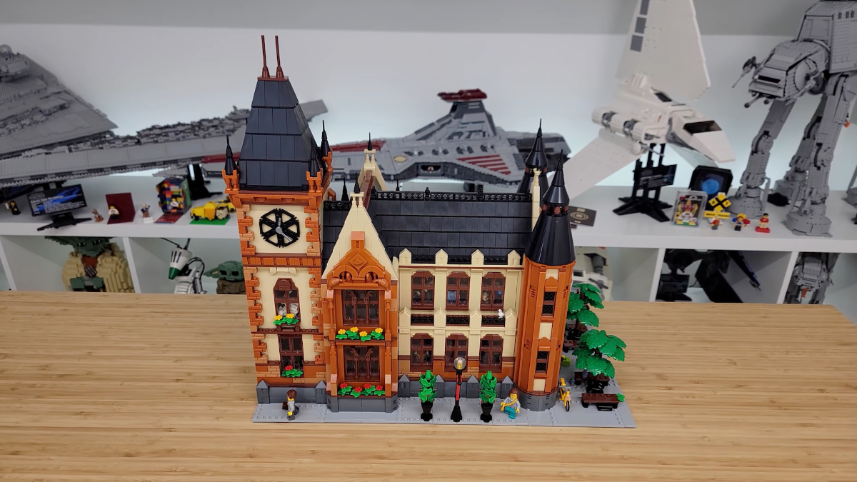Inside the gigantic LEGO BrickLink Series 8 University of Science