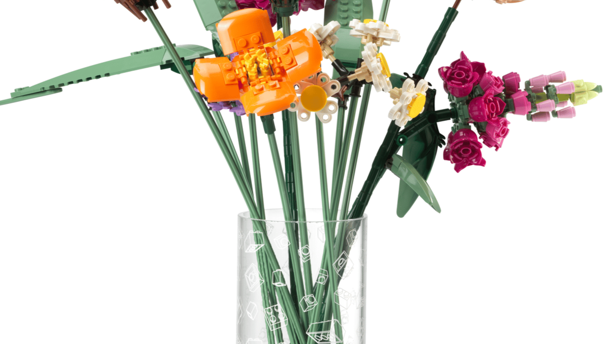 LEGO Botanicals vases now available with double points
