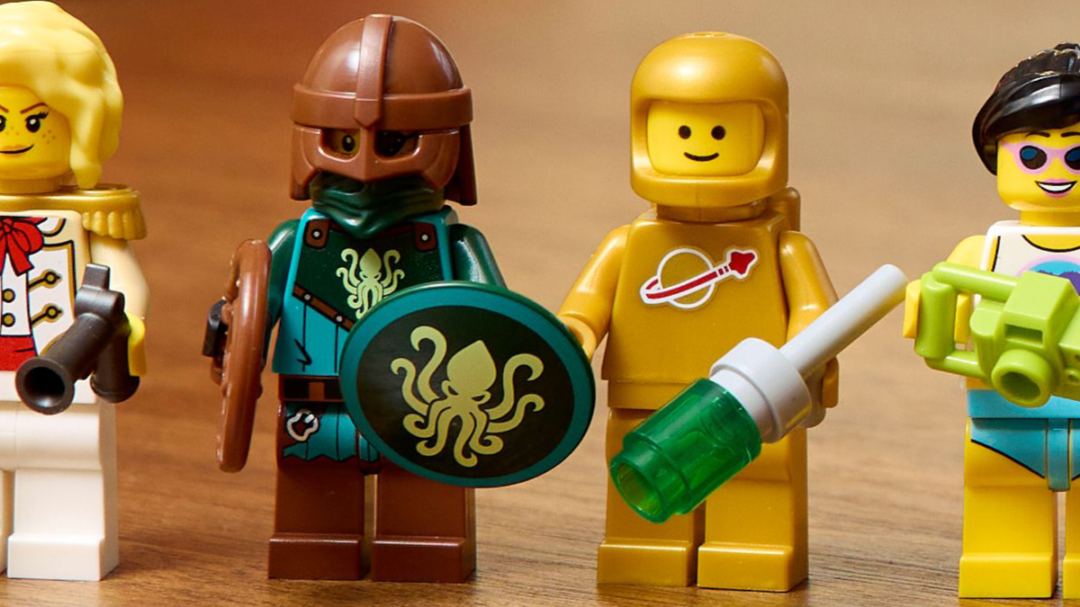 Every LEGO Classic Space astronaut you can assemble through Pick a Brick