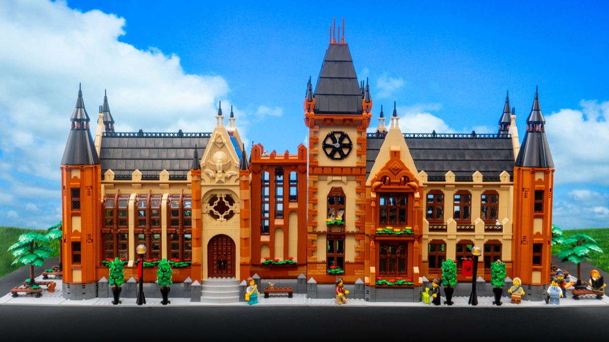 Is the LEGO BrickLink University of Science city-compatible?