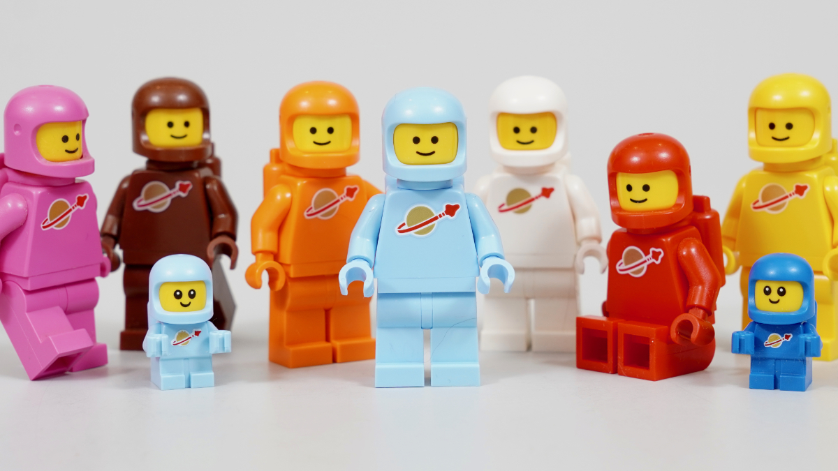 Every LEGO Classic Space astronaut colour – June 2026